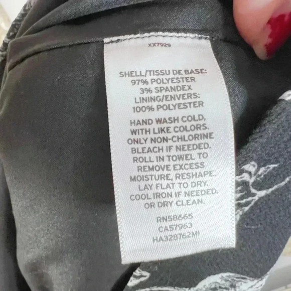 Halogen Black and White Floral Blouse Tank Top Business Casual Office Size S - Picture 7 of 8